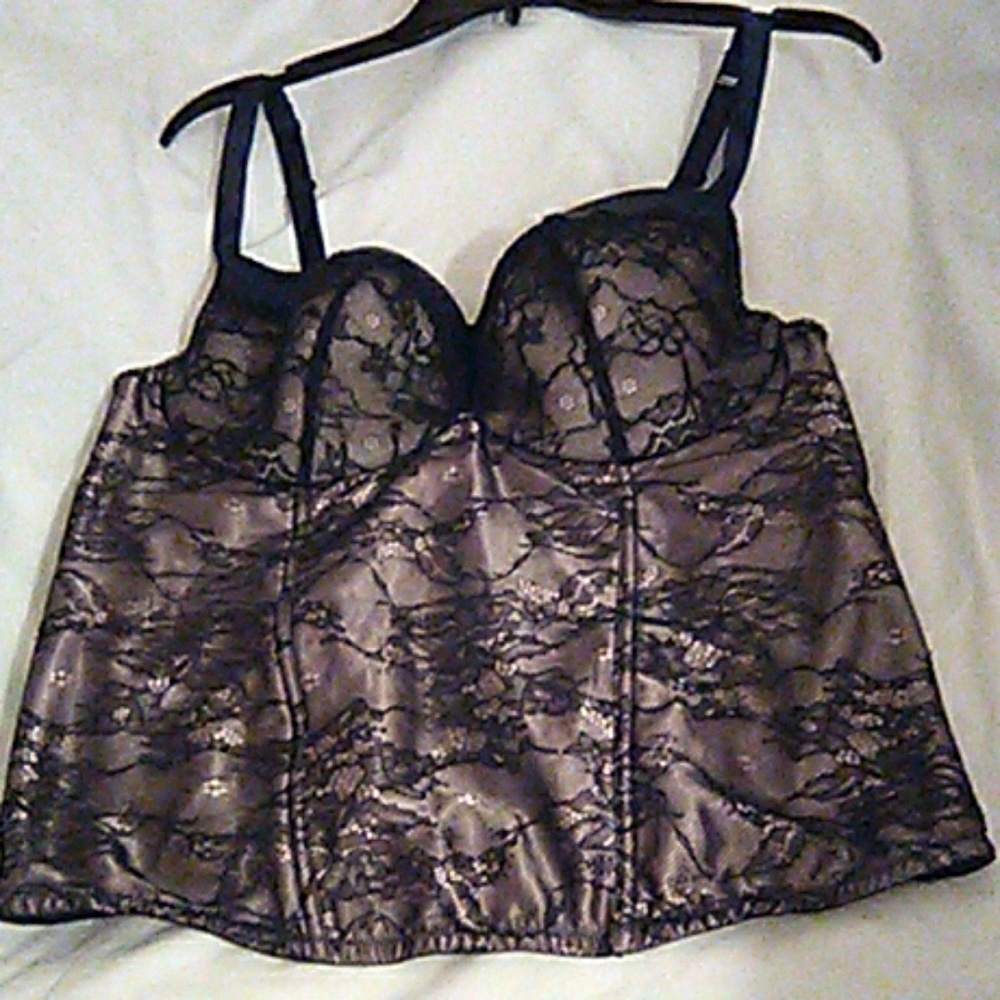 Black and gold bustier new tag on size 18 to 20  c